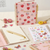 Gemini_Generated_Image_gojnzsgojnzsgojn Journal 🍓 de Fresas A5 con Espiral Dorada + Bolígrafo + Stickers