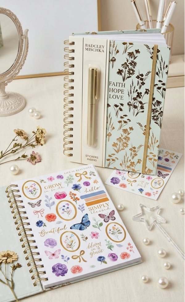 Journal 🌷de Dorado Floral A5 con Espiral Dorada + Boli + Stickers