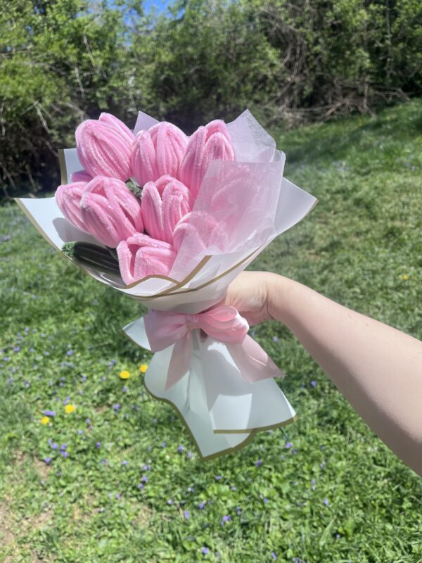 Tulipanes Rosas simbolizan afecto sincero, cariño tierno y deseo de felicidad hacia alguien especial 💗