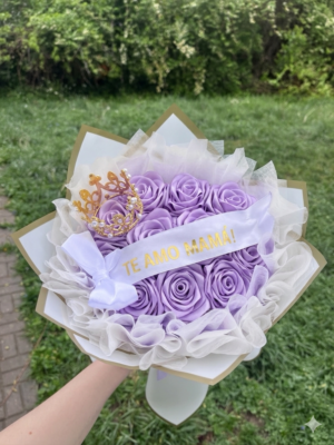 Ramo lila de 10 rosas para mamá
