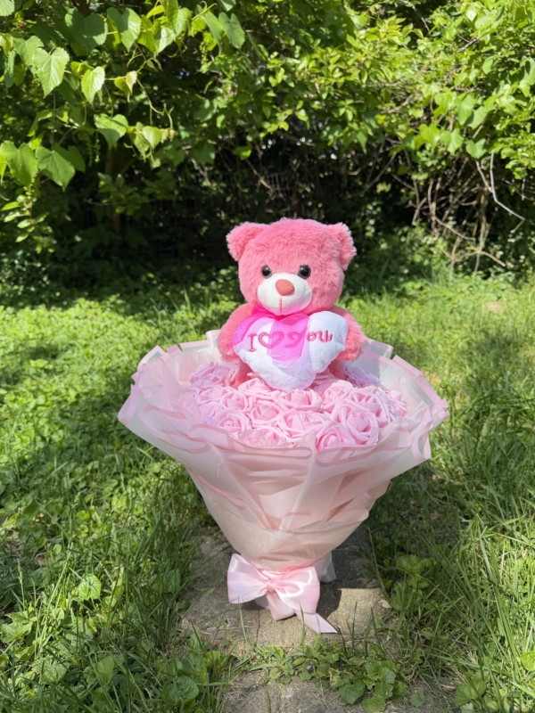 Ramo de 35 + rosas de fomi con peluche rosa