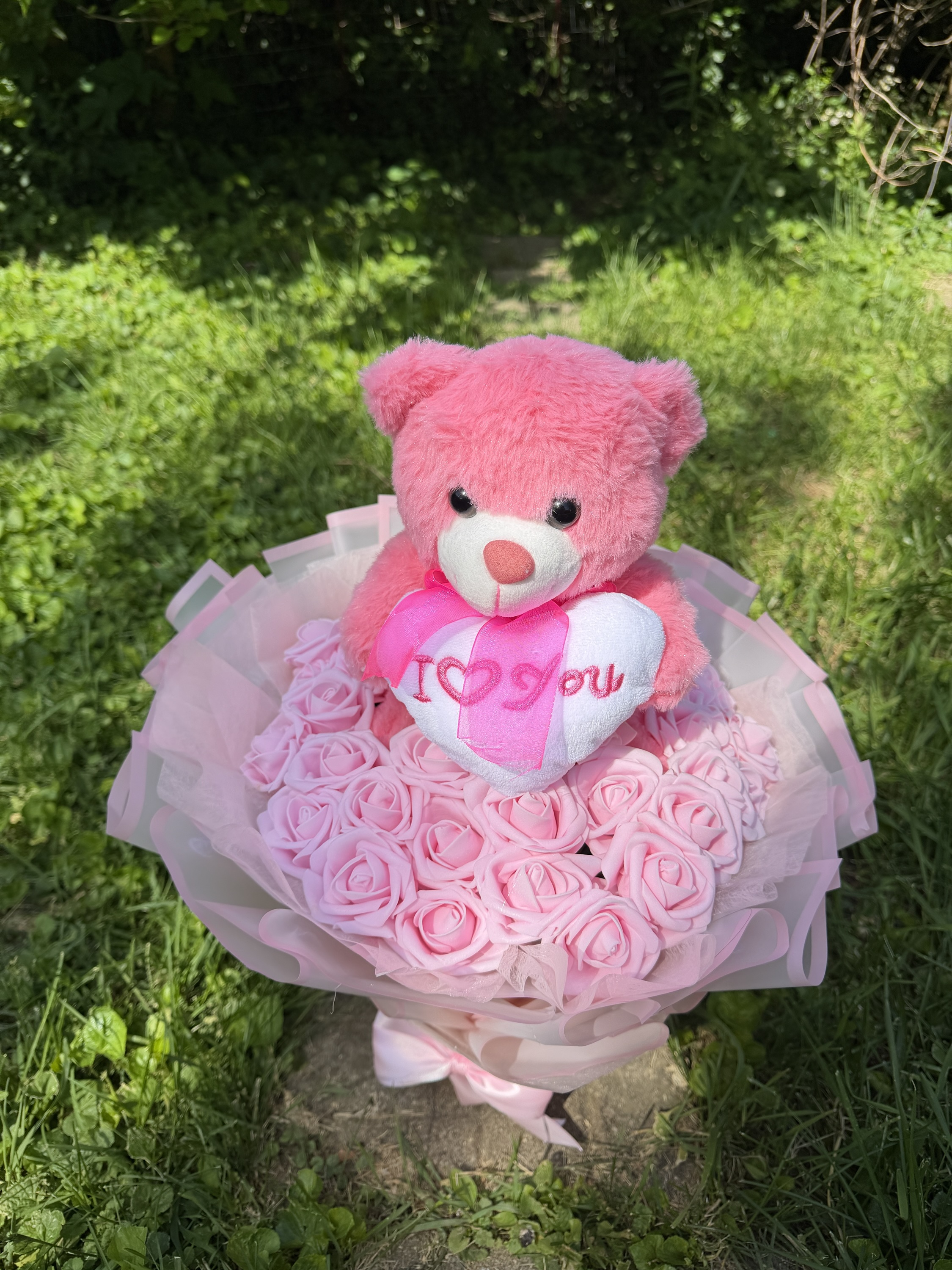Ramo de 35 + rosas de fomi con peluche rosa