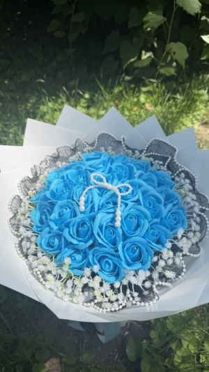 Ramo elegante 29 rosas de jabon azules